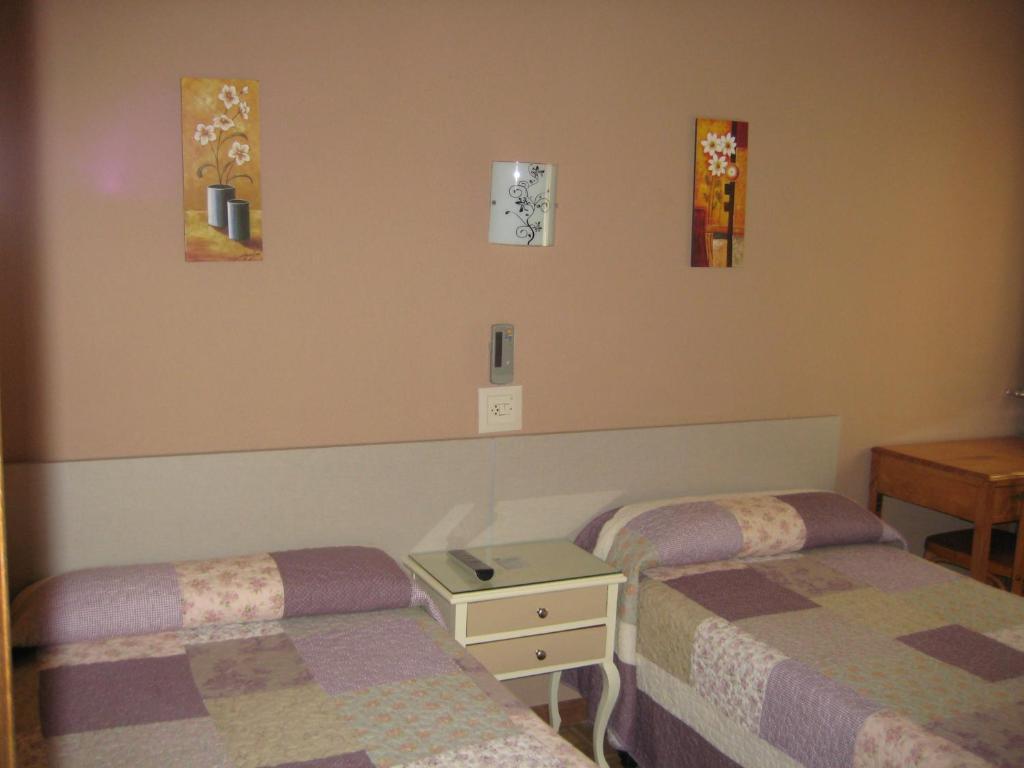 Hostal La Selecta Madrid Ruang foto