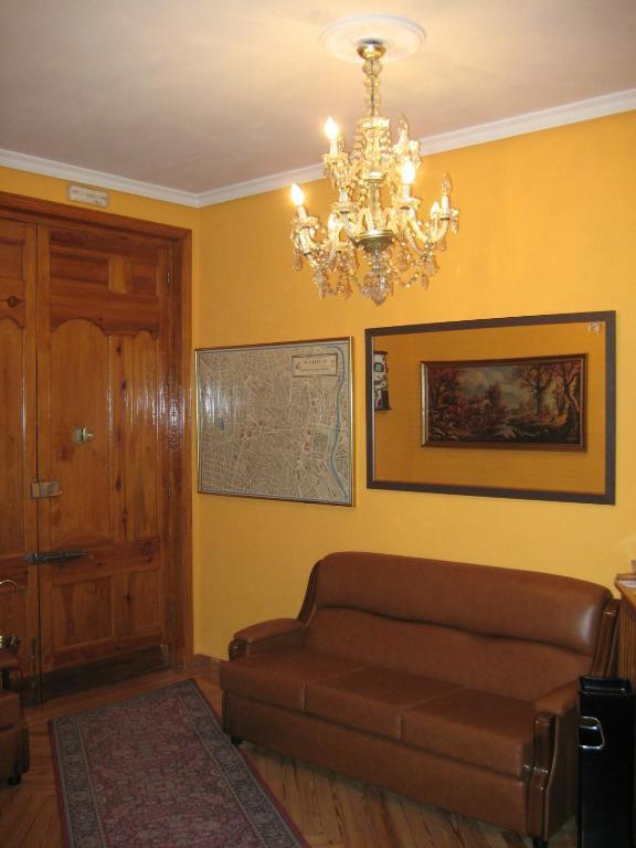Hostal La Selecta Madrid Bagian luar foto